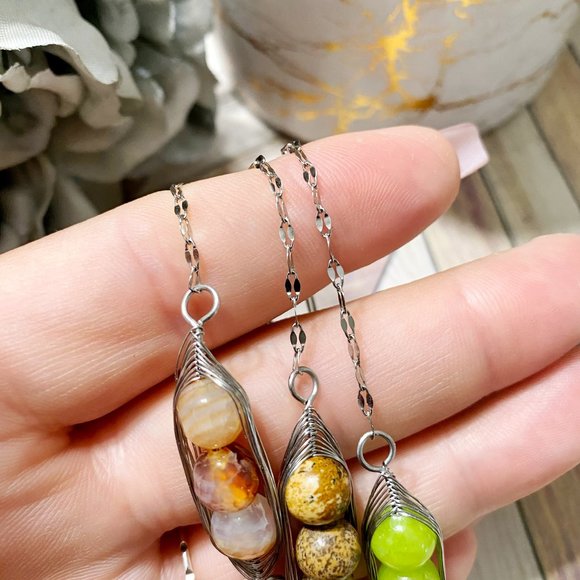 Purple Agate Wire Wrapped Silver Gemstone Bracelet (BR-76) - Picture 4 of 4